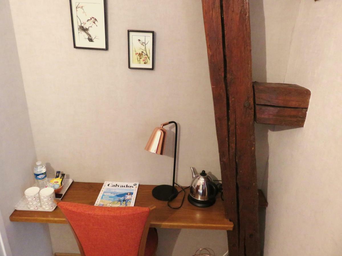 Le Manoir De Placy - Chambres D'Hotes 克莱西 外观 照片